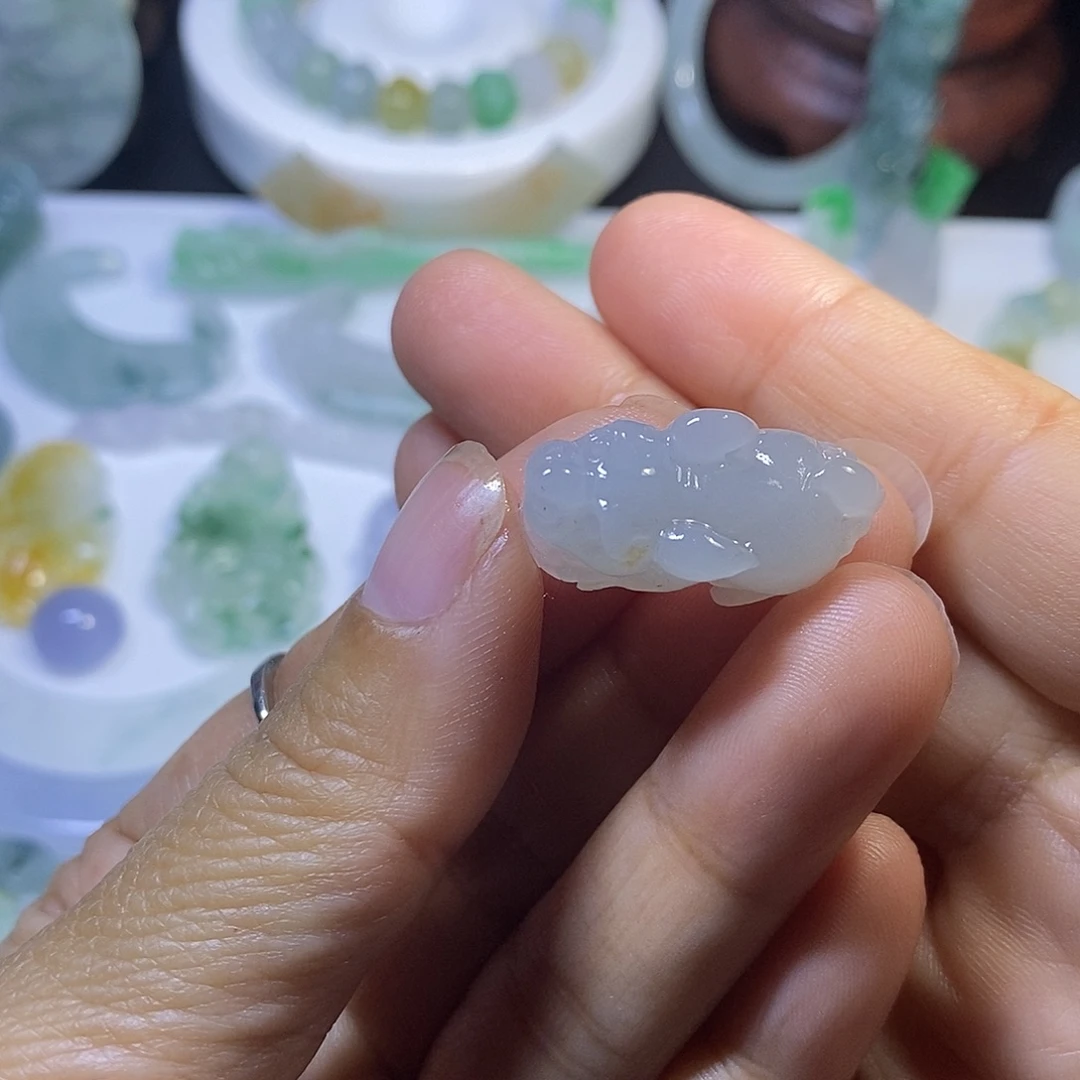 定制翡翠未镶嵌貔貅