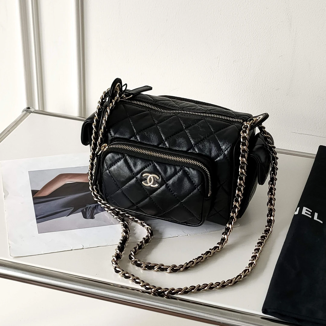 99新 Chanel/香奈儿 AZUL-24K黑金油蜡羊皮斜挎相机包39649