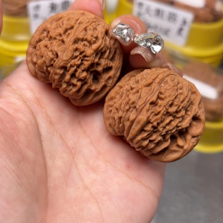 文玩核桃吊坠40-33533-02