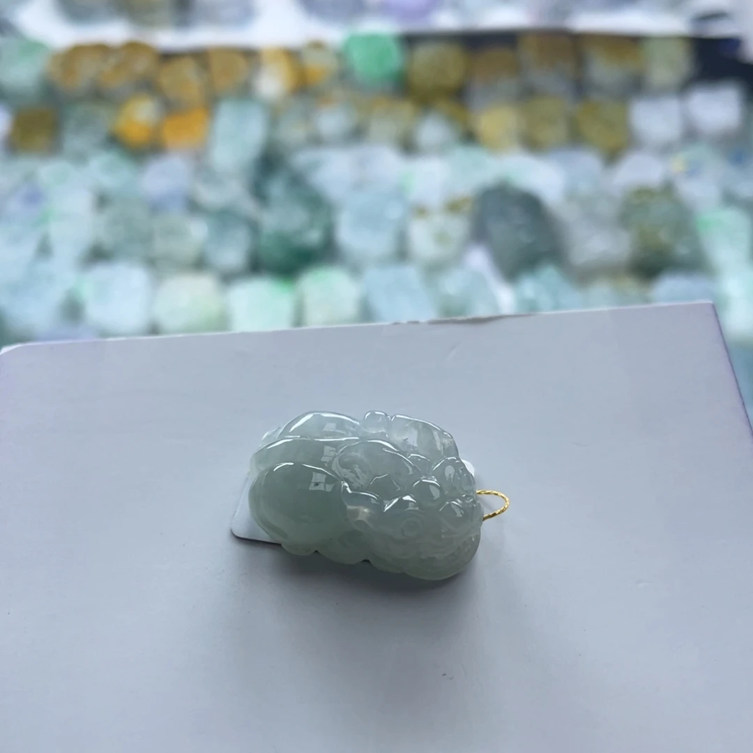 翡翠未镶嵌颈饰貔貅