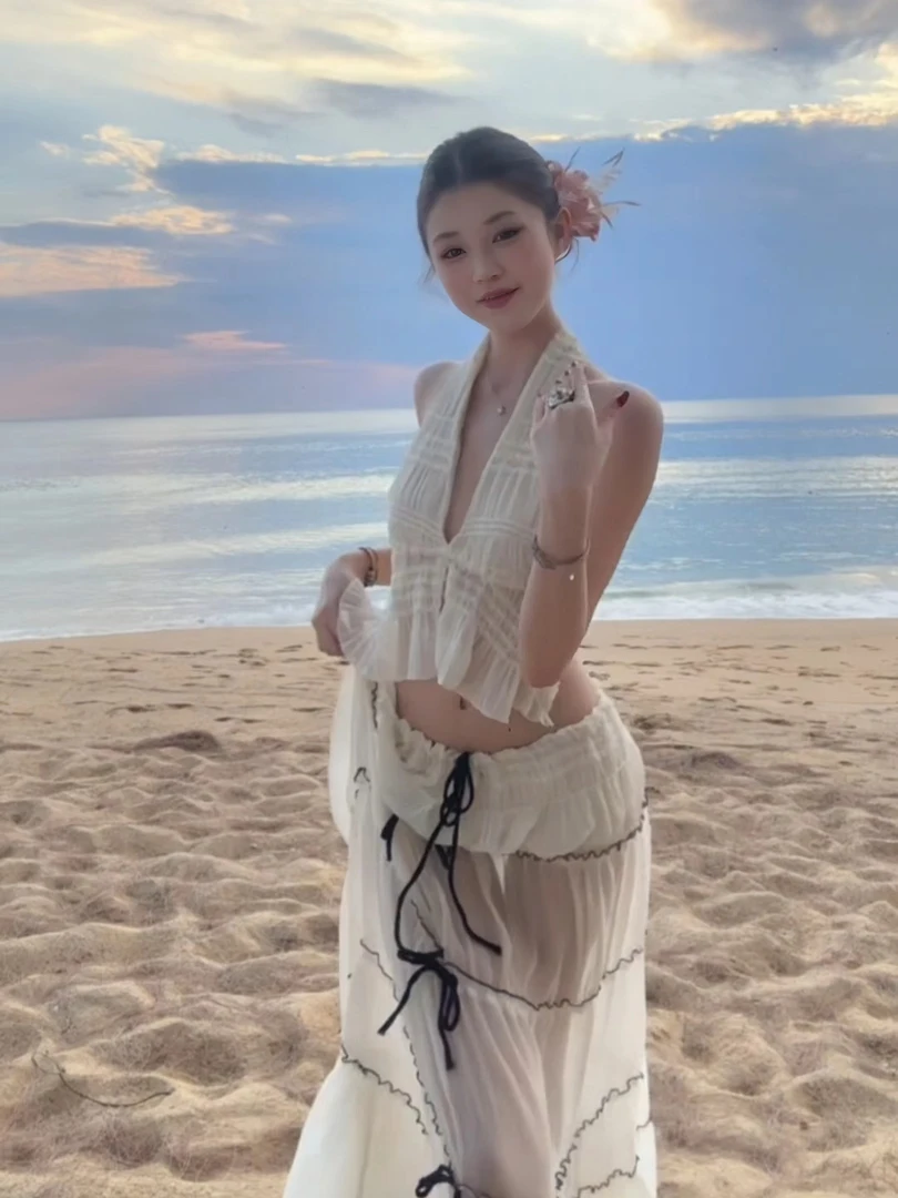 设计感气质套装挂脖背心沙滩度假风海滩网纱半身裙气质性感两件套