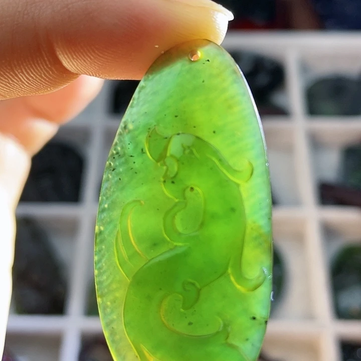 蛇纹石玉未镶嵌挂件