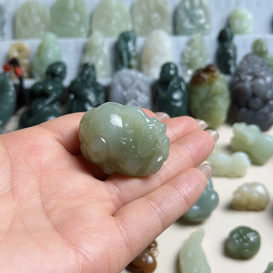 和田玉未镶嵌把件