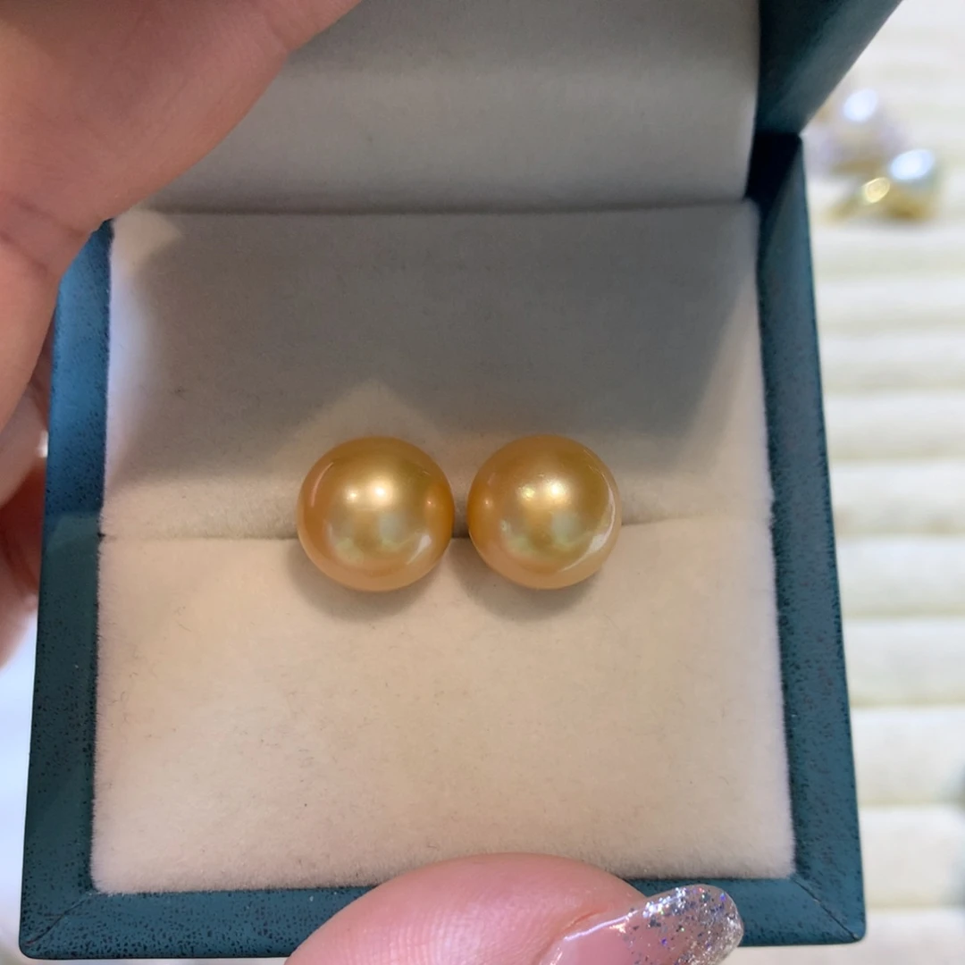 18K金镶嵌海水珍珠耳饰是***à