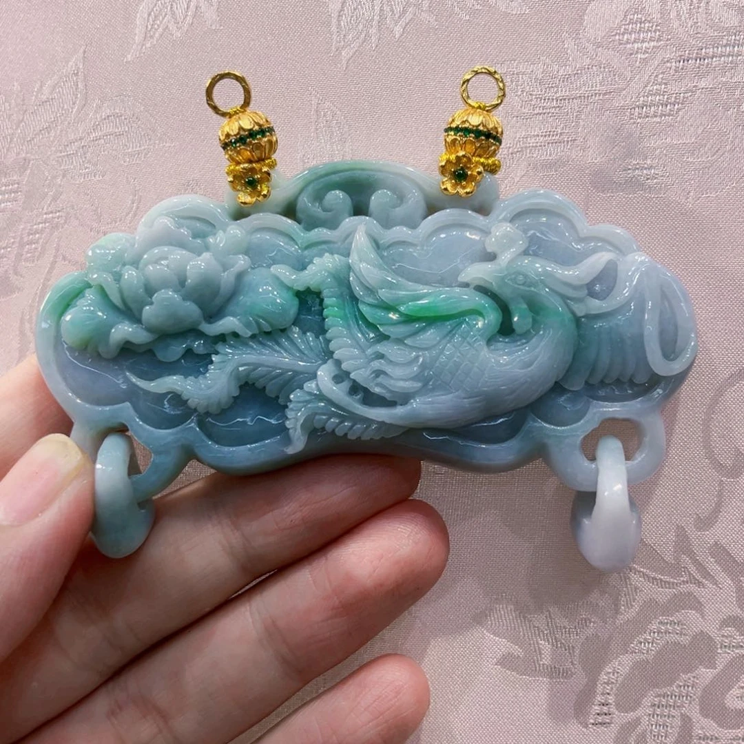 翡翠未镶嵌吊坠(赠链)