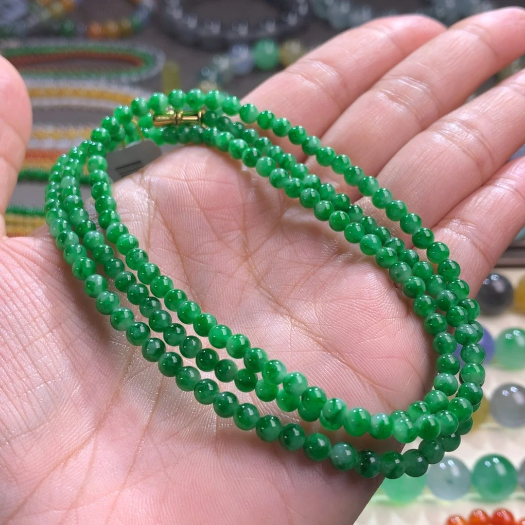 翡翠未镶嵌手链卡3.5～4 辣阳绿锁骨链