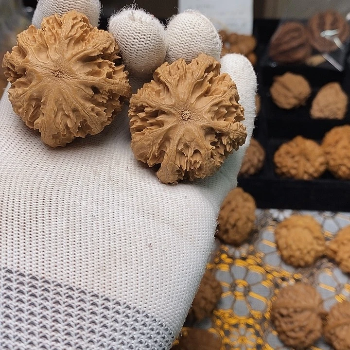 文玩核桃把件我****欠秦岭八棱