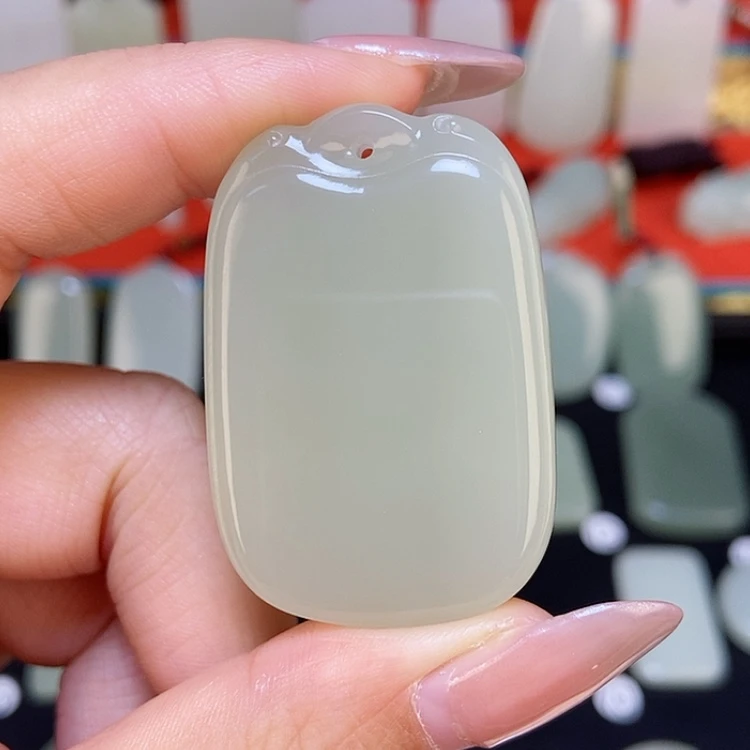 【闪购商品】颈饰未镶嵌和田玉
