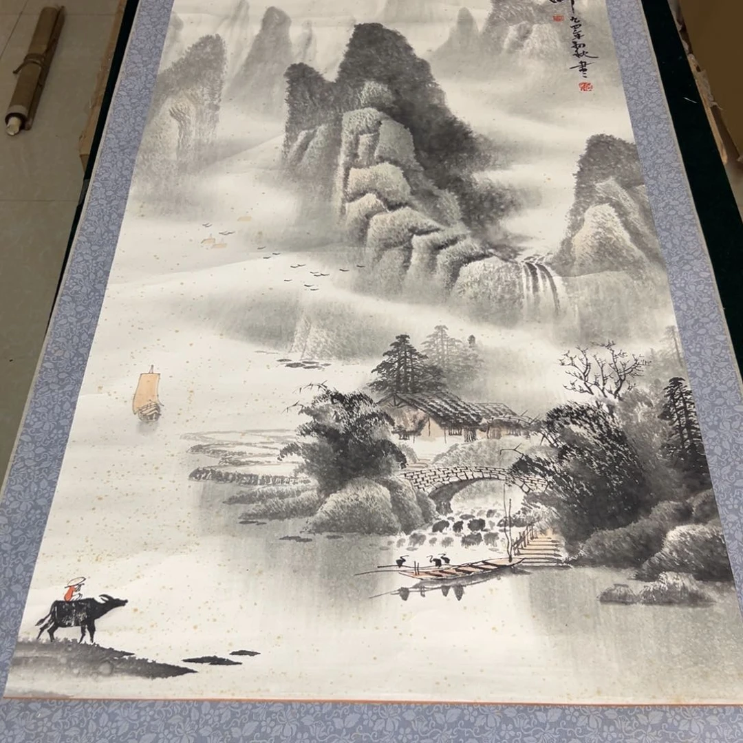 卷轴画上**水恭喜发财恭喜发财恭喜发财