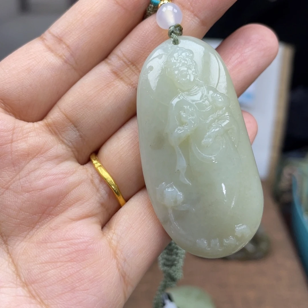 和田玉未镶嵌颈饰