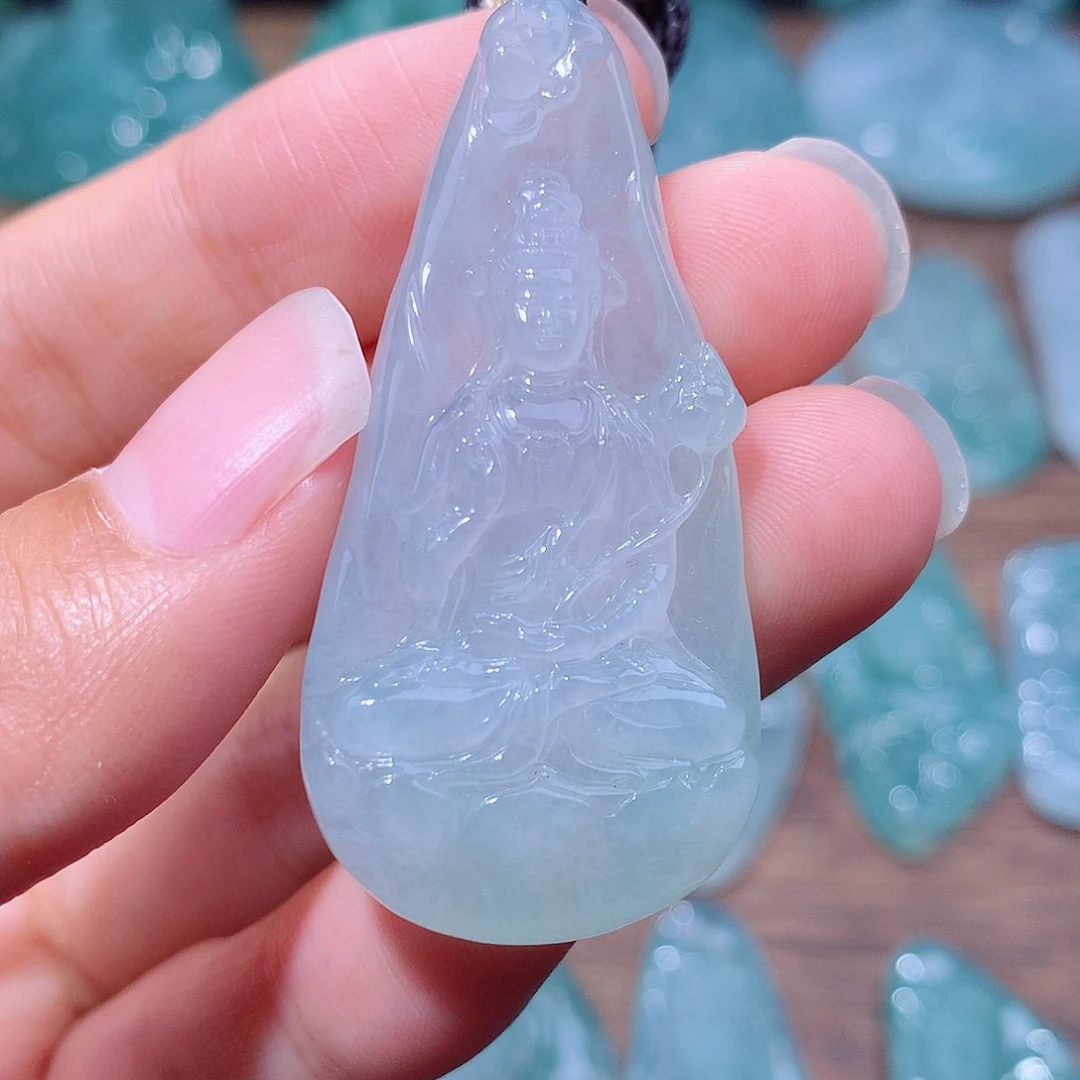 颈饰未镶嵌翡翠观音