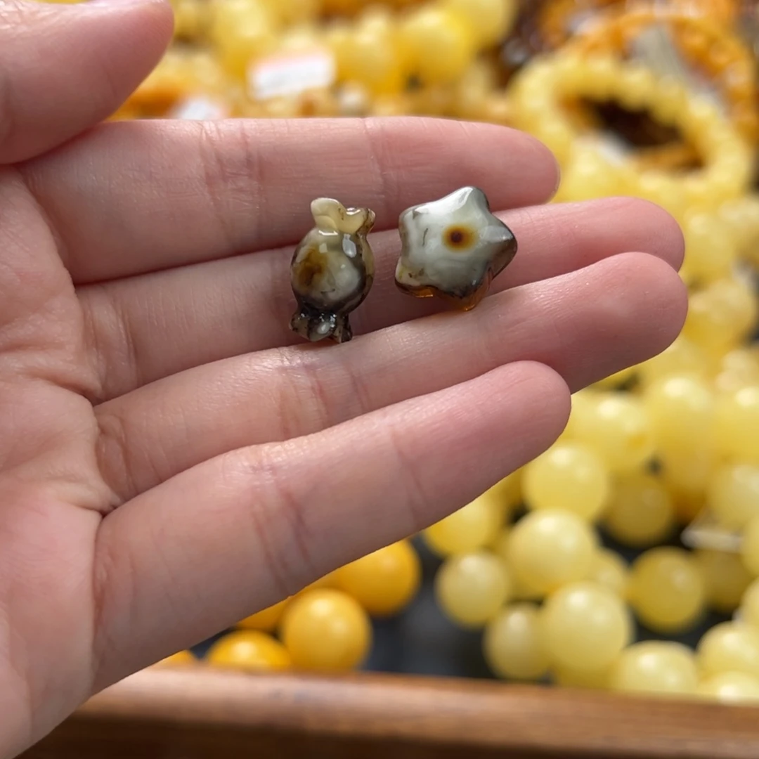 未镶嵌琥珀珠宝奇石