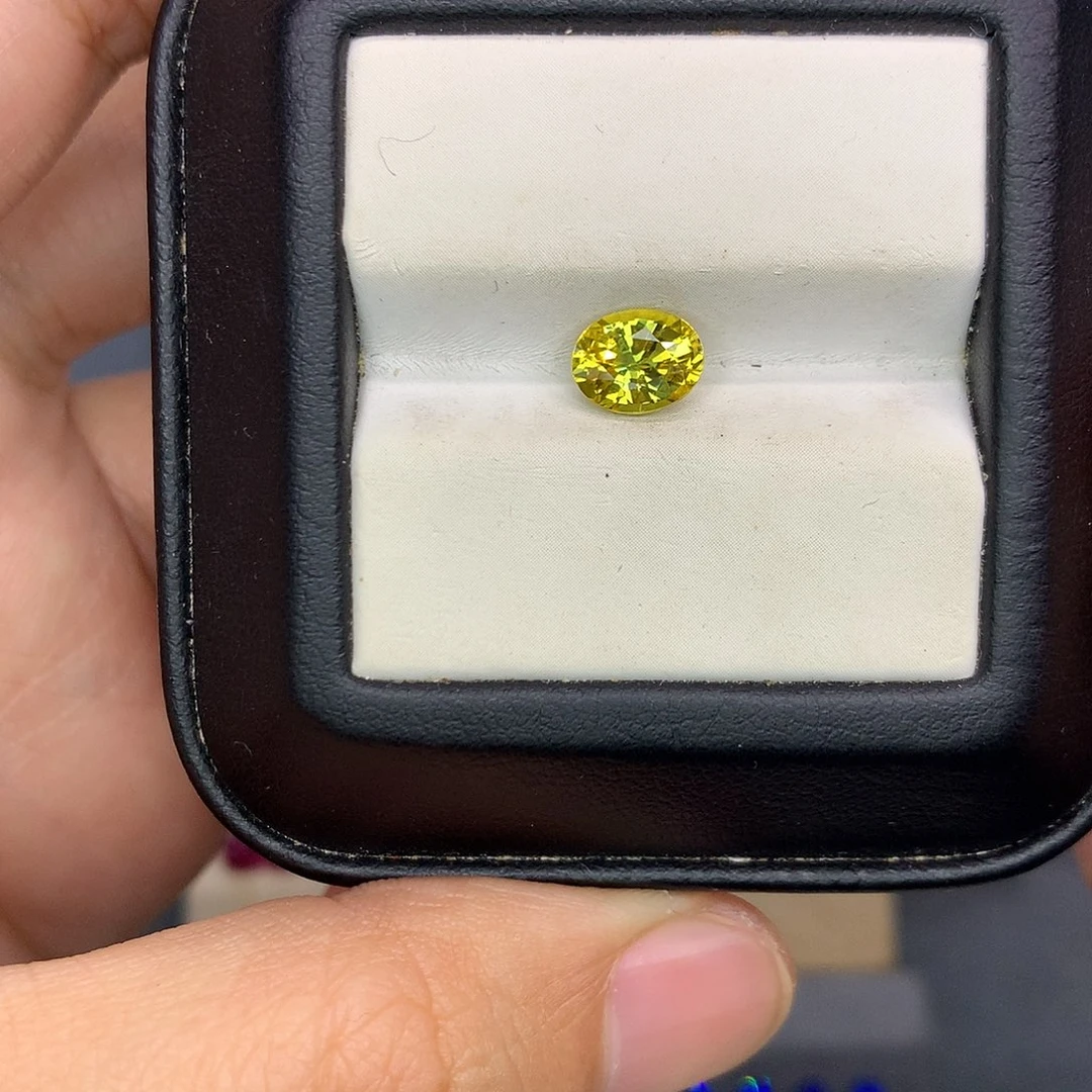 彩色蓝宝石裸石1.34克拉山东黄蓝宝