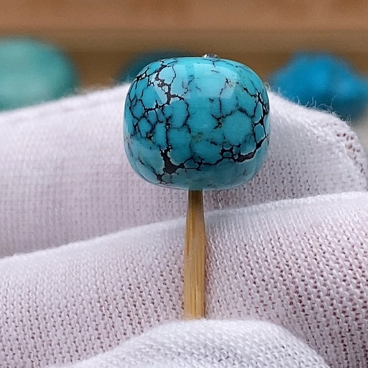 绿松石未镶嵌珠宝奇石12