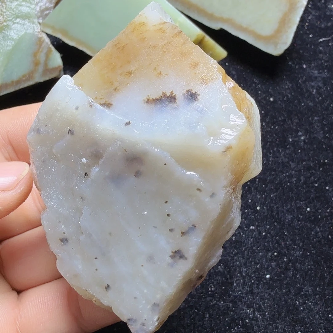 和田玉（糖玉）未镶嵌珠宝半成品