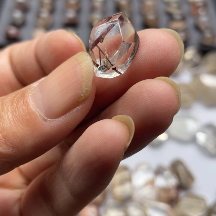 纯天然粉色幽灵碧玺（处理）