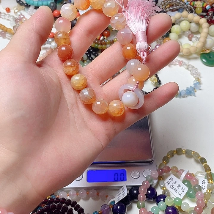 石英质玉合金颈饰