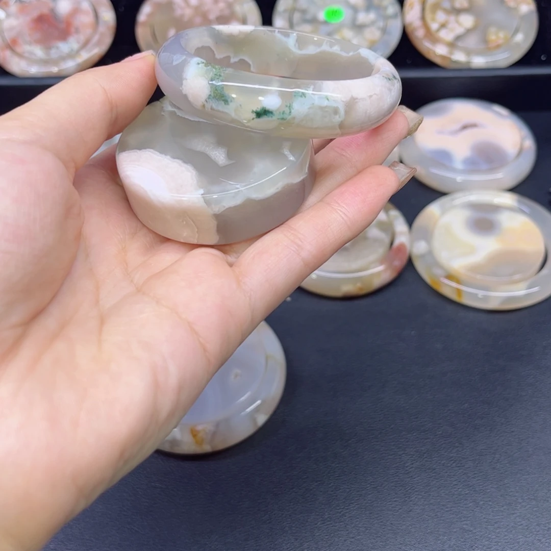 手镯玛瑙/玉髓未镶嵌53