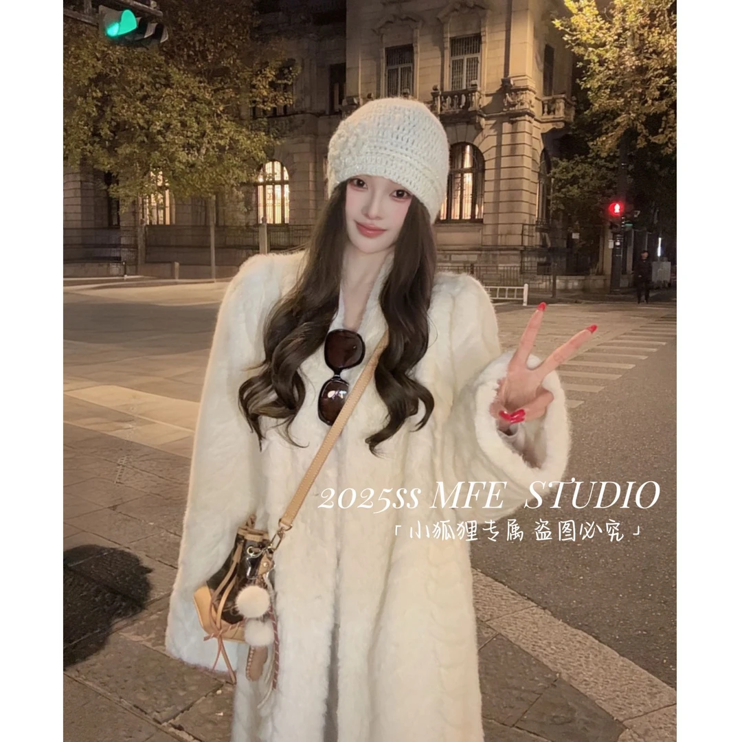 2025/MFE | ” 一忘皆空 ” 慵懒复古环保毛毛女长款毛毛外套