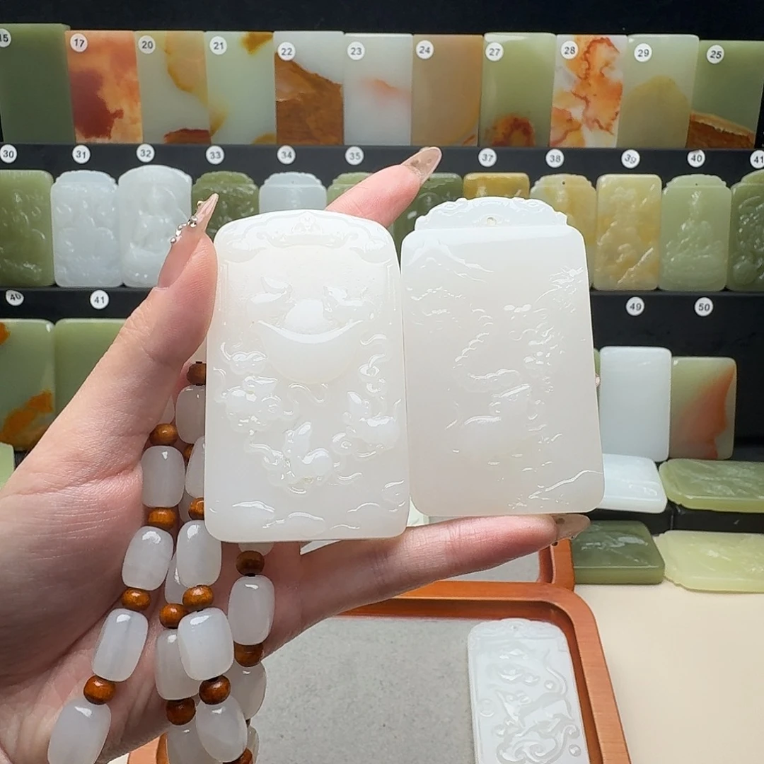弓***张生肖鼠,新疆昆仑山料