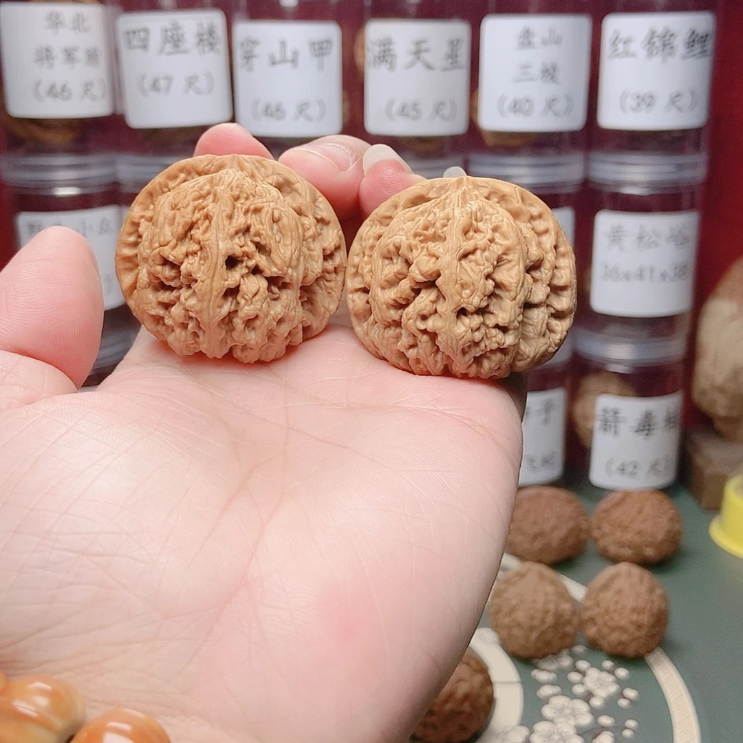 文玩核桃把件厨**下出金