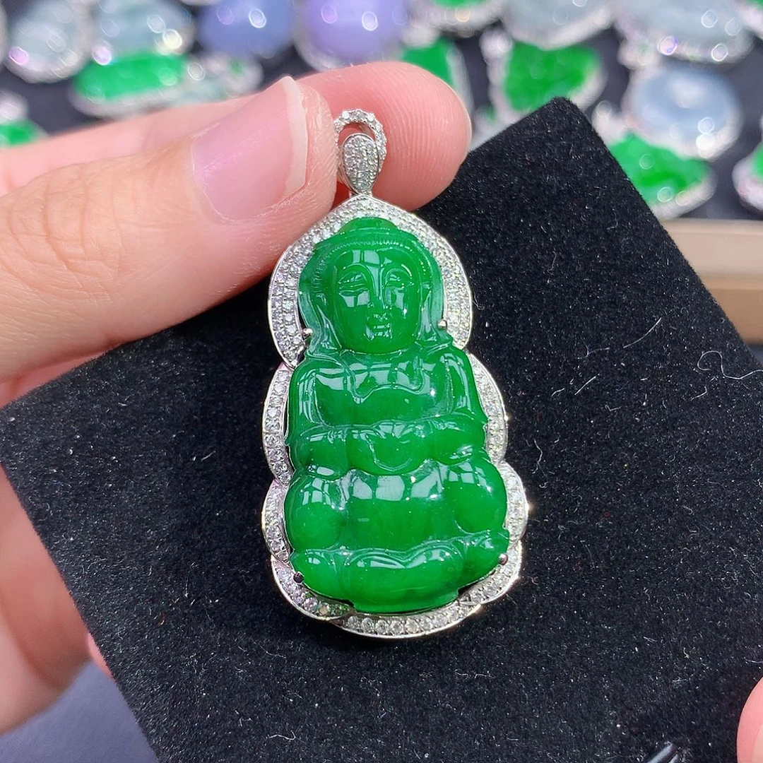 颈饰18K金镶嵌翡翠