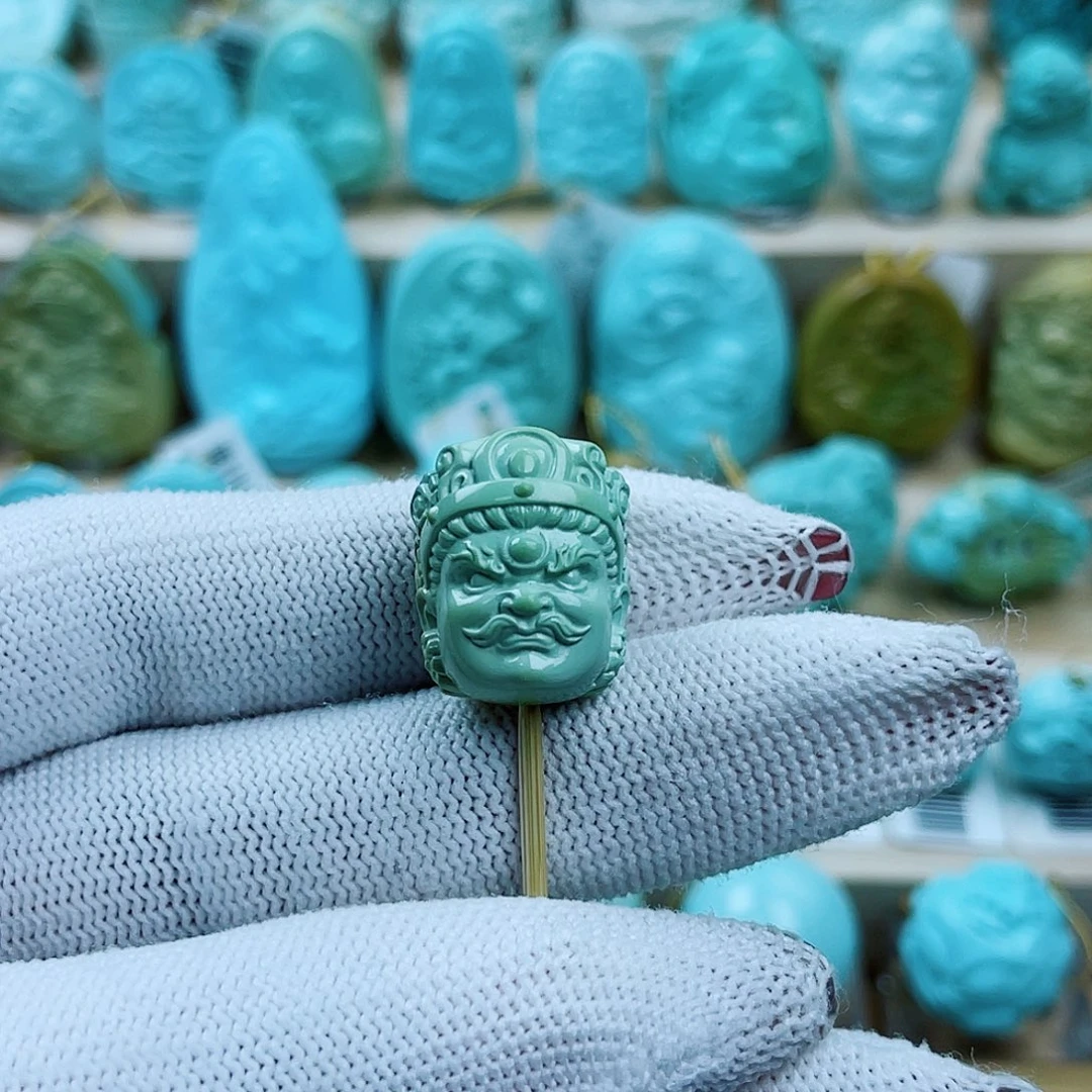 绿松石未镶嵌珠宝奇石