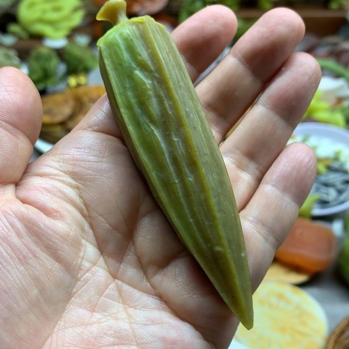蛇纹石玉未镶嵌摆件文*心