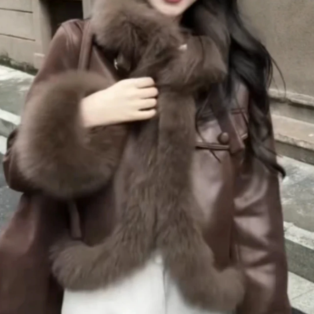 新款时尚毛毛短款女款宽松开衫外套拼接气质