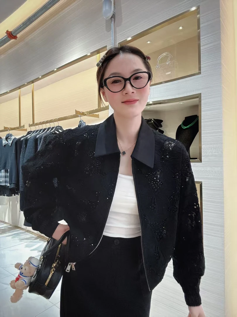 短款常规款直下摆拉链薄款短外套宽松型