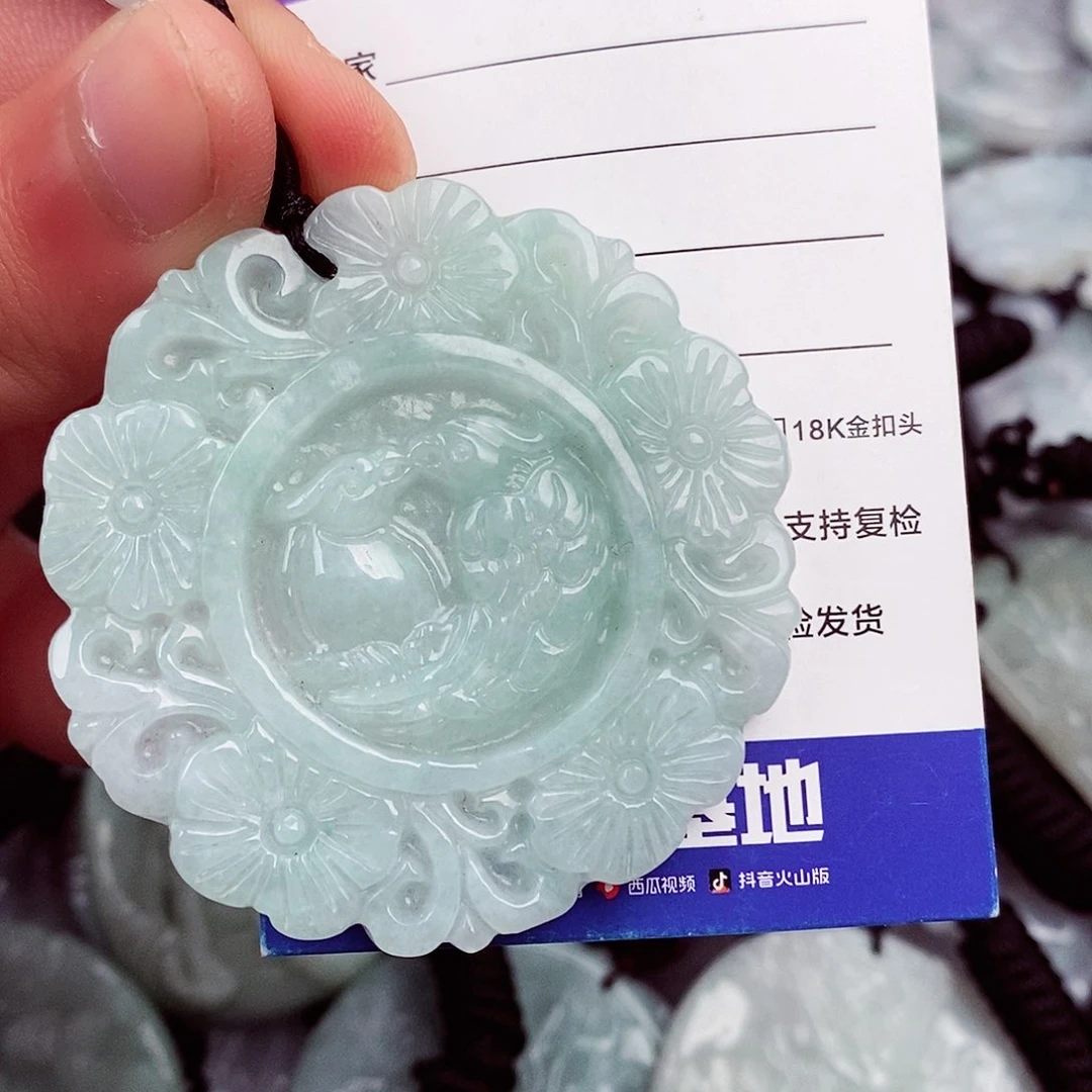 翡翠颈饰未镶嵌翡翠