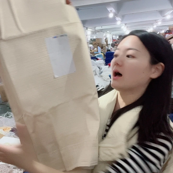 22米色窗帘1对啦啦啦