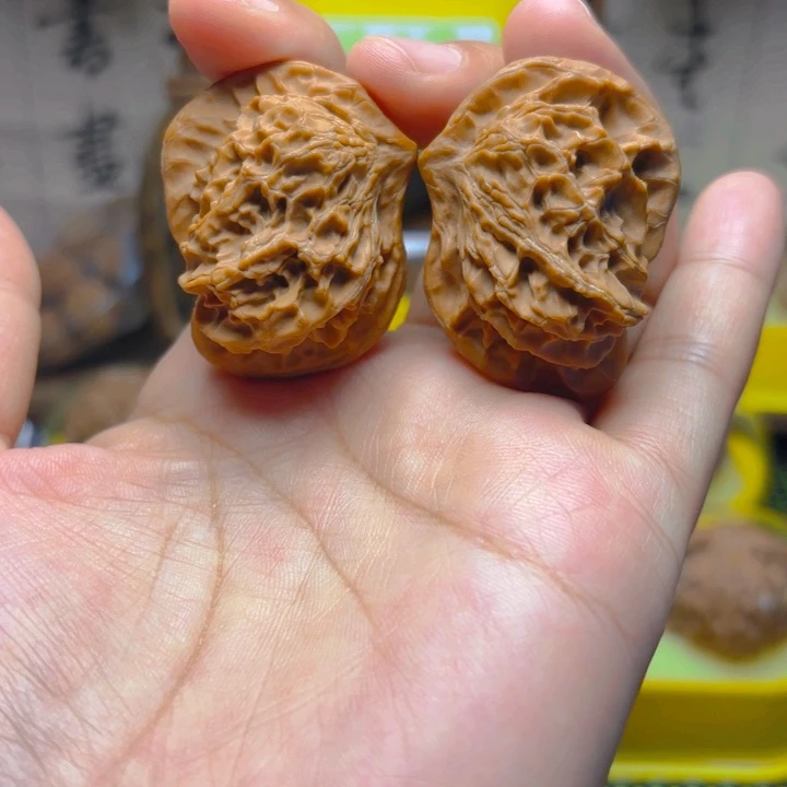 文玩核桃吊坠鸳鸯