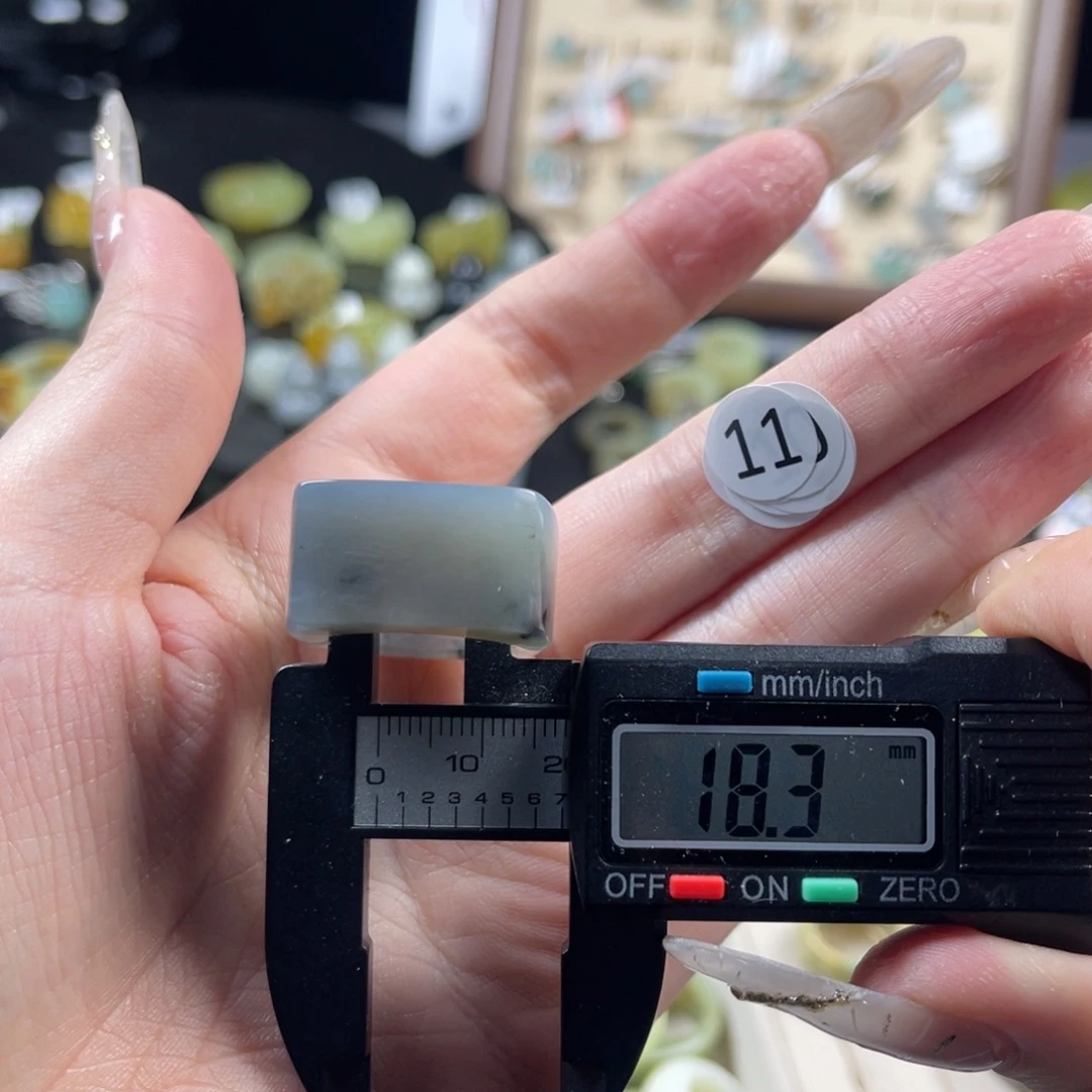 蛇纹石玉未镶嵌戒指