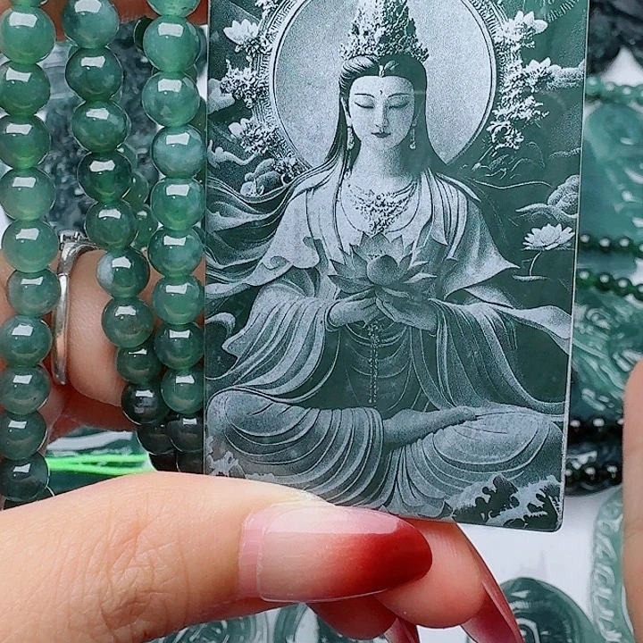 翡翠未镶嵌颈饰多样性发其一
