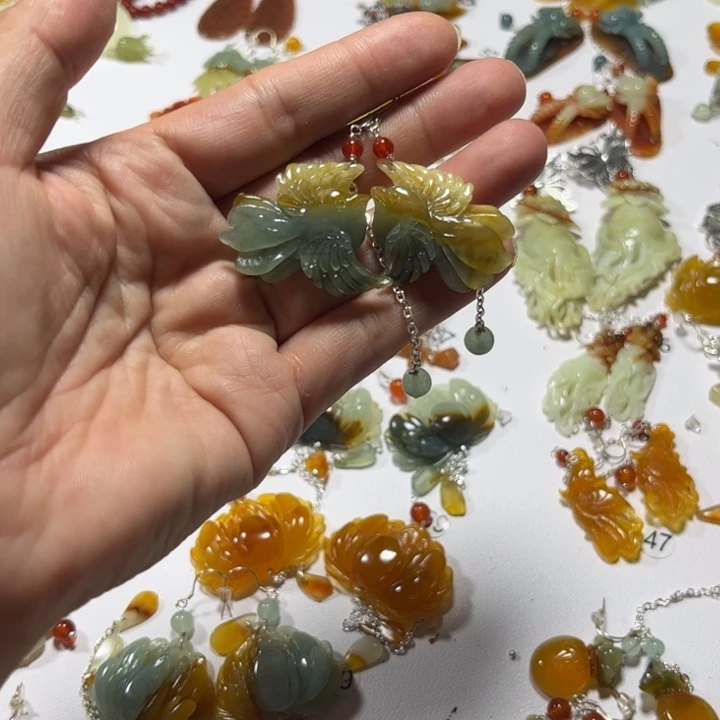合金蛇纹石玉耳饰
