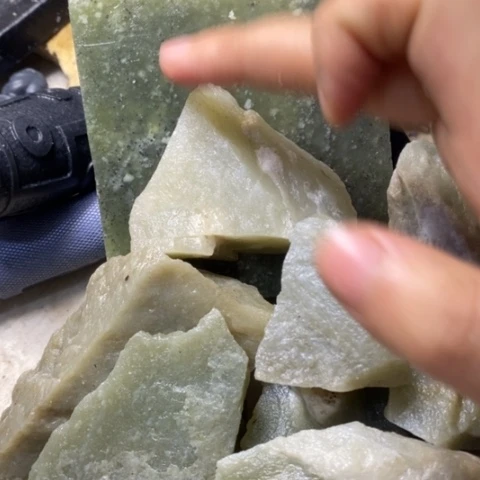 透闪石质玉未镶嵌珠宝半成品