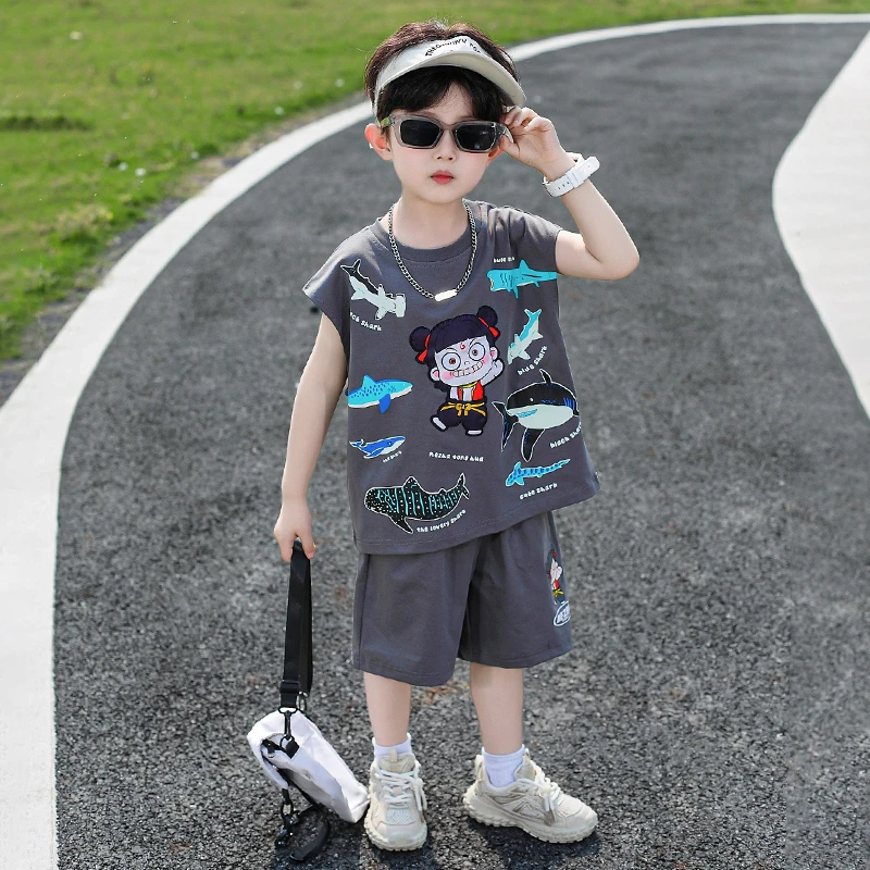 男童夏装套装2025新款洋气儿童哪吒短袖两件套痞帅小男孩夏季衣服