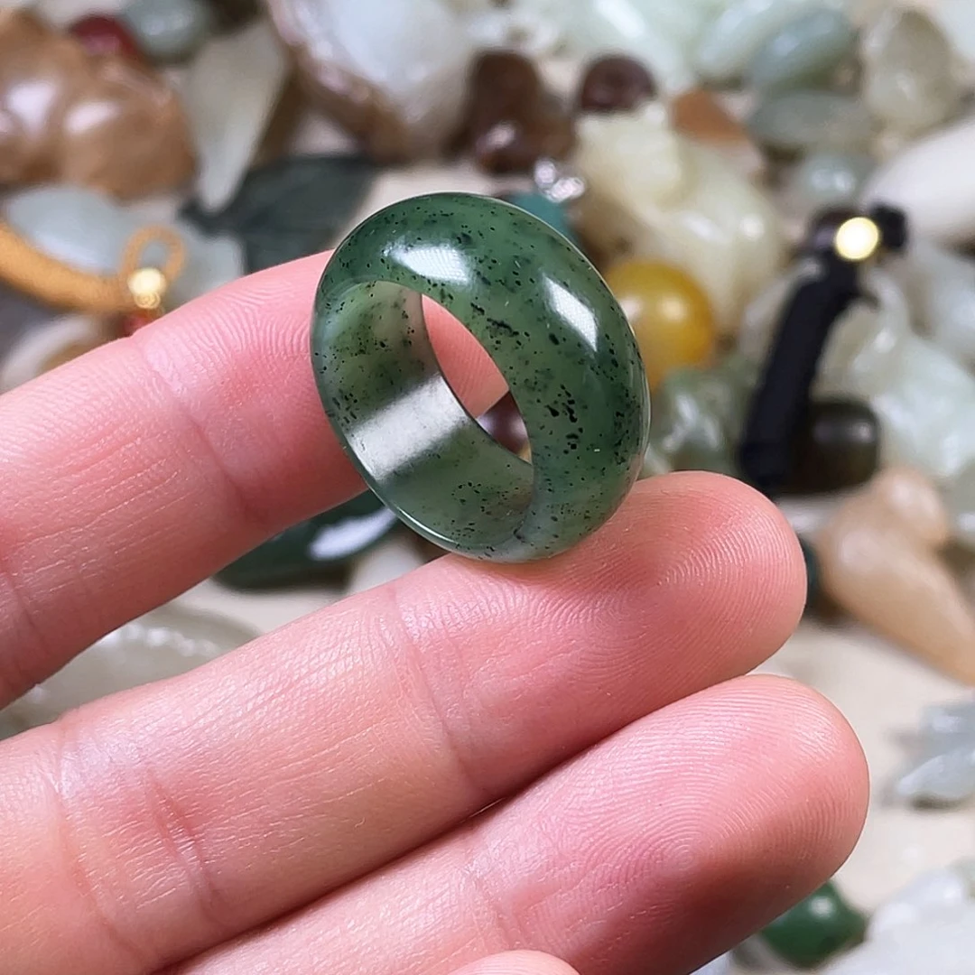 和田玉（糖玉）颈饰未镶嵌