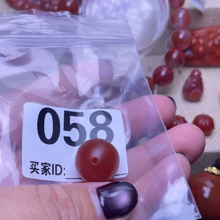 仁***贵南红玛瑙未镶嵌颈饰