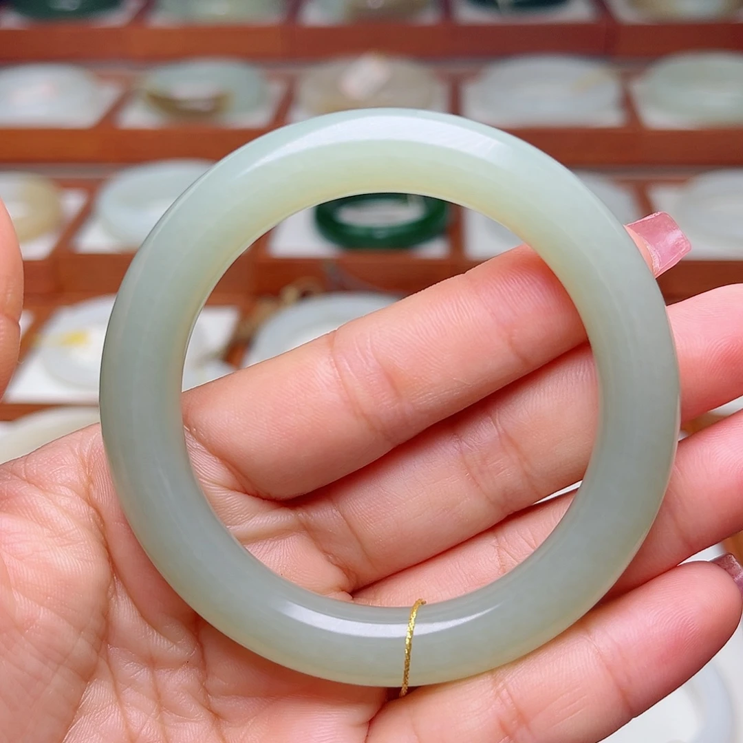 和田玉手镯未镶嵌53.6