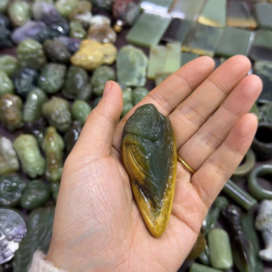 继***焰岫岩河磨玉（透闪石质玉）未镶嵌挂件