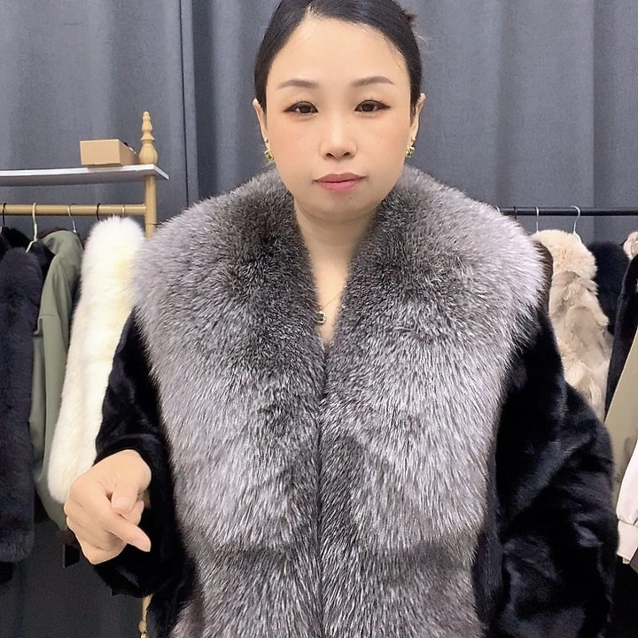 皮肩袖设计风格搭配黑色