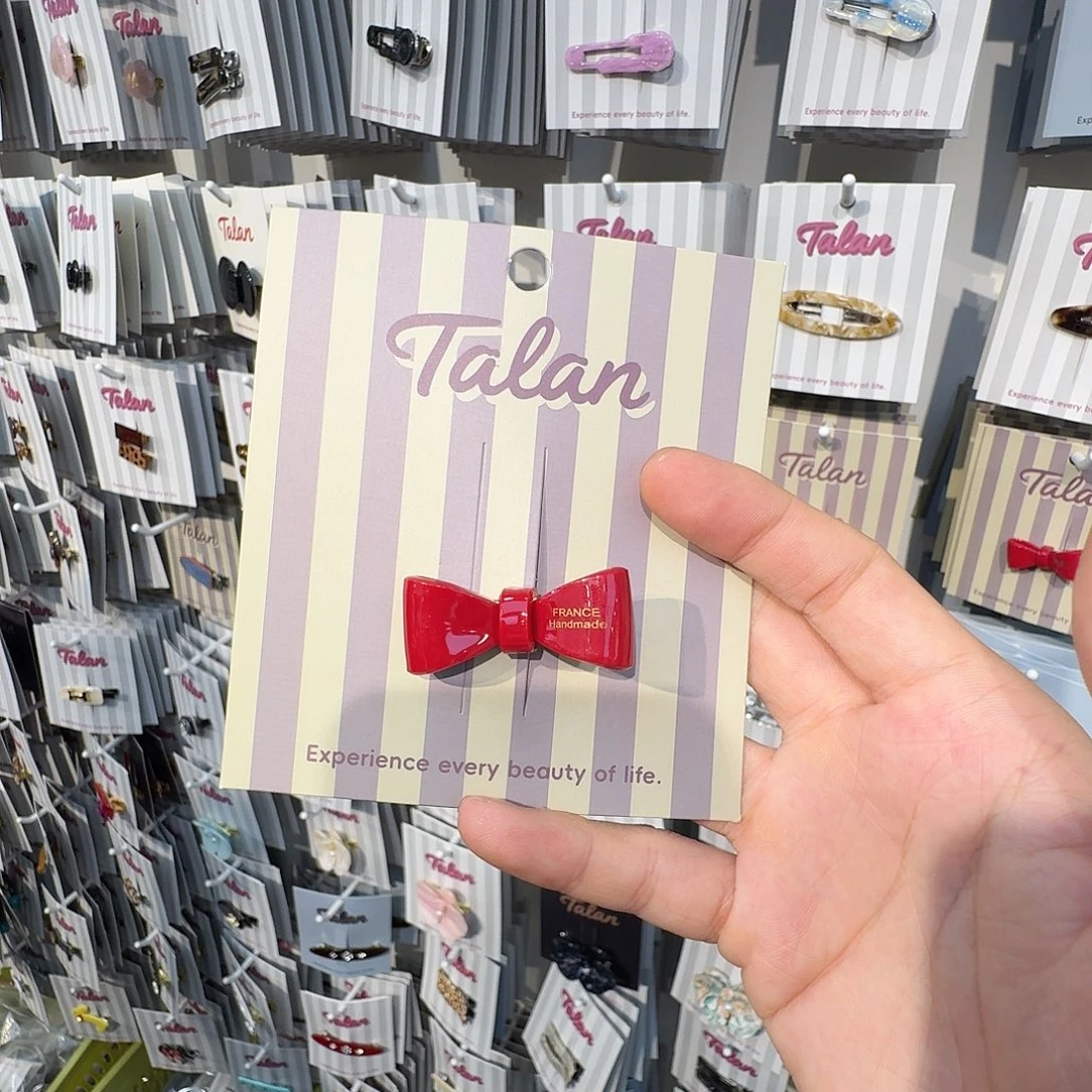 红色蝴蝶结哦哦哦