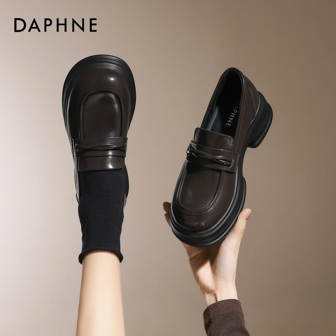 达芙妮棕色厚底乐福鞋女2025新款秋季一脚蹬真皮小皮鞋英伦风单鞋