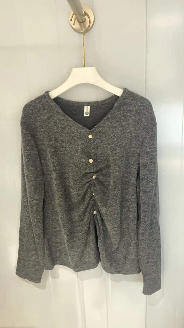 C121#胸前褶皱款长袖上衣女