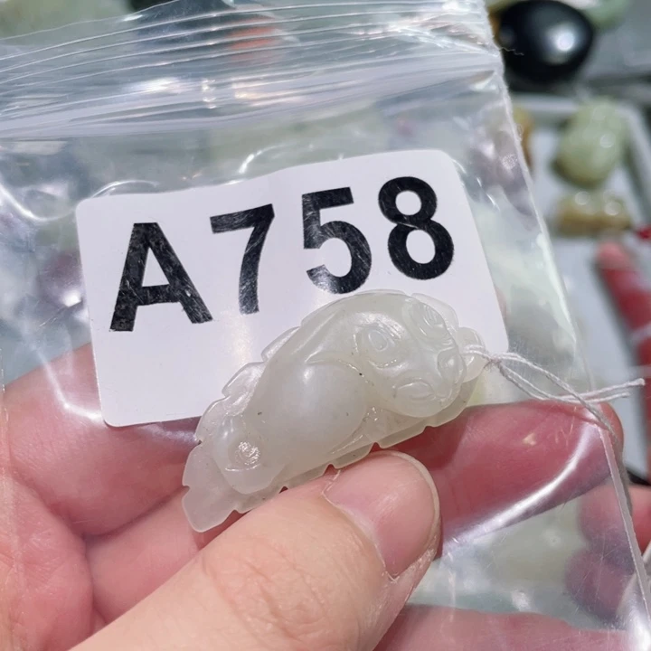 和田玉（糖玉）未镶嵌颈饰