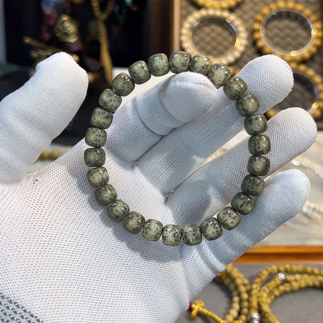 星月菩提吊坠8.8石玉料大留白