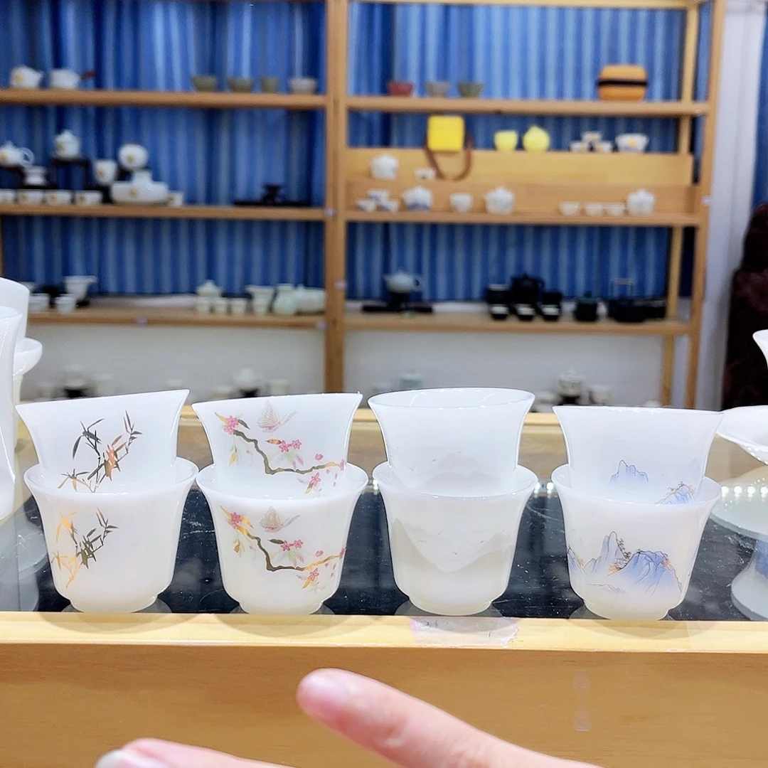 陶瓷冰种璞玉客杯颜色各2个，共8个。