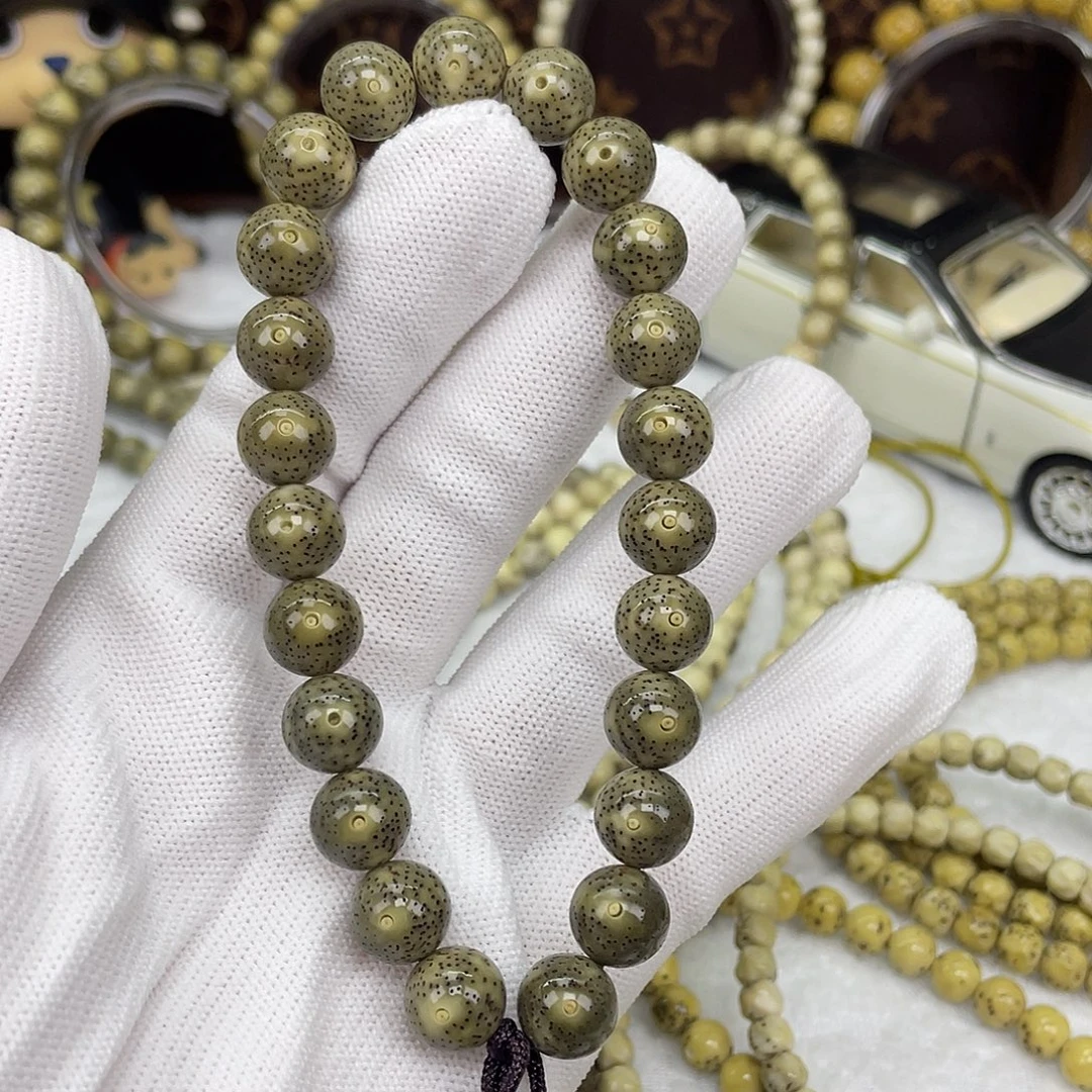 星月菩提吊坠10手持